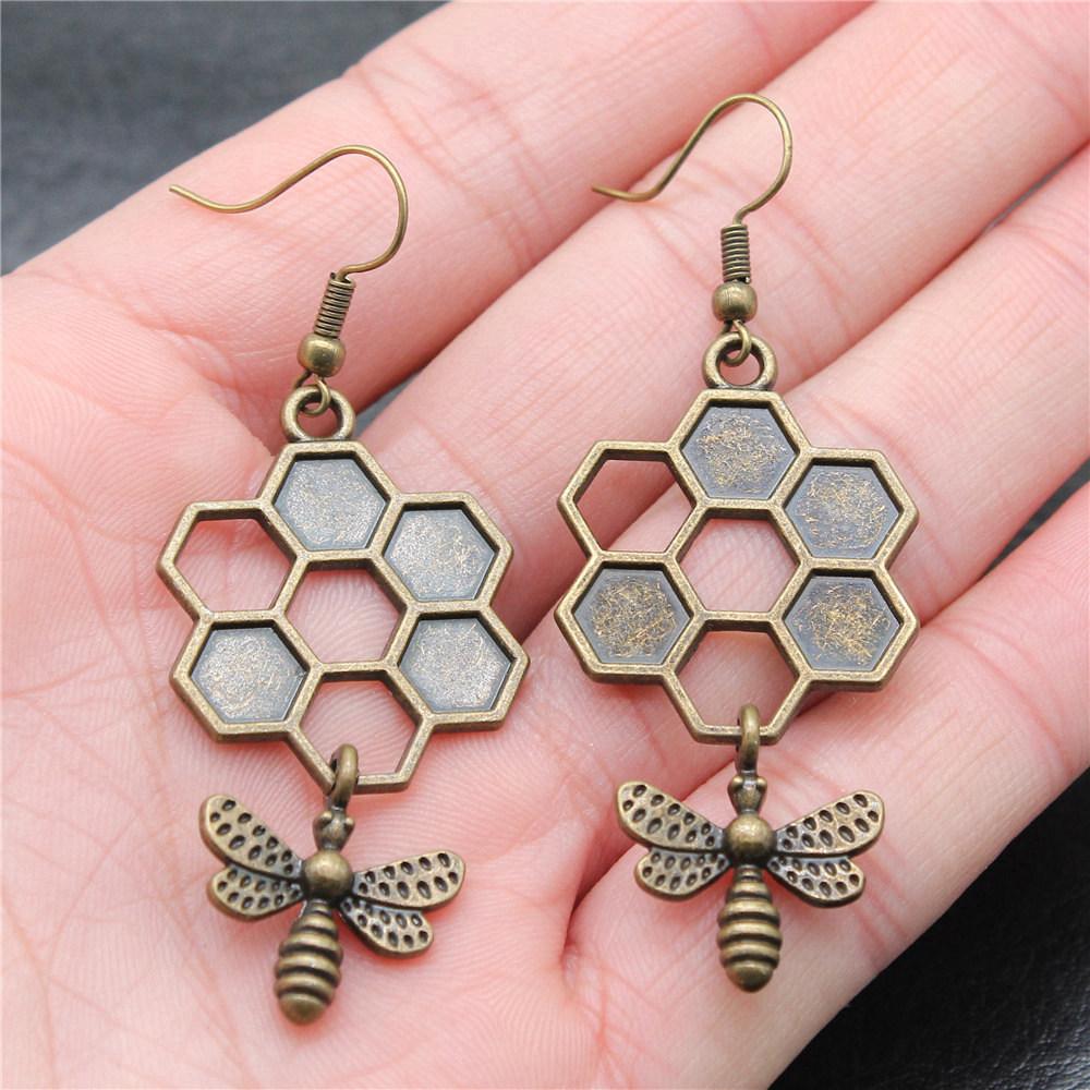 Hängeohrring Biene Wabe Minimalistische Schmuckkomponenten Ohrringgröße 18x19mm QE004