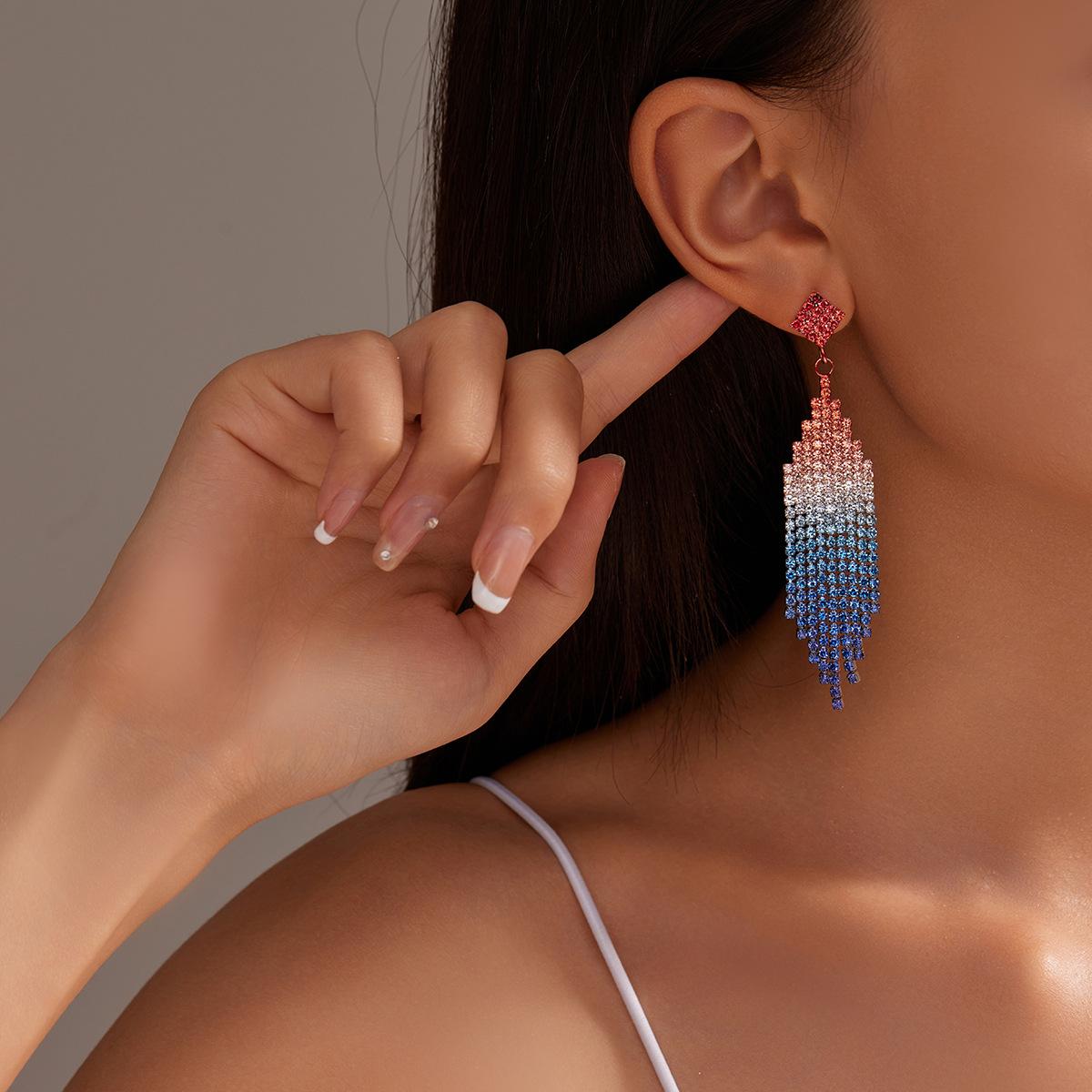 Роскошные серьги с длинной бахромой, полностью усыпанные бриллиантами