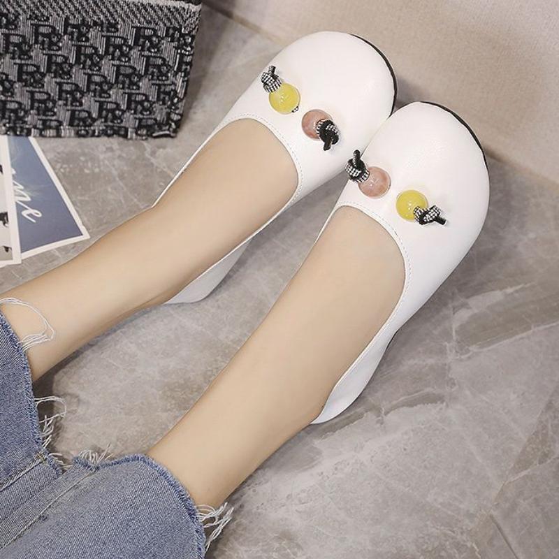 Summer Casual Young Round Toe Ladies Footwear Chic and Elegant Y2k Korean Style Low Price 2025 Trend Slip-on Women's Flat Shoes
