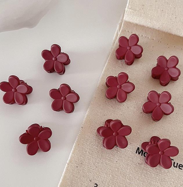 Princess Style Plum Blossom Black Hair Clip for Women - Perfect for Flyaway Hair, Bangs, Forehead, and Hair Roots.