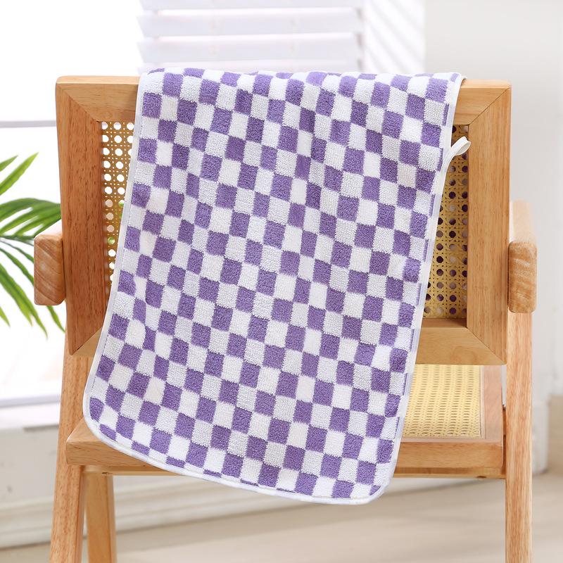 Coral Fleece Bath Towel, Thickened and Enlarged 90 * 170, Covering The Body. Adult Quick Drying and Absorbent Swimming Gift Bath Towel