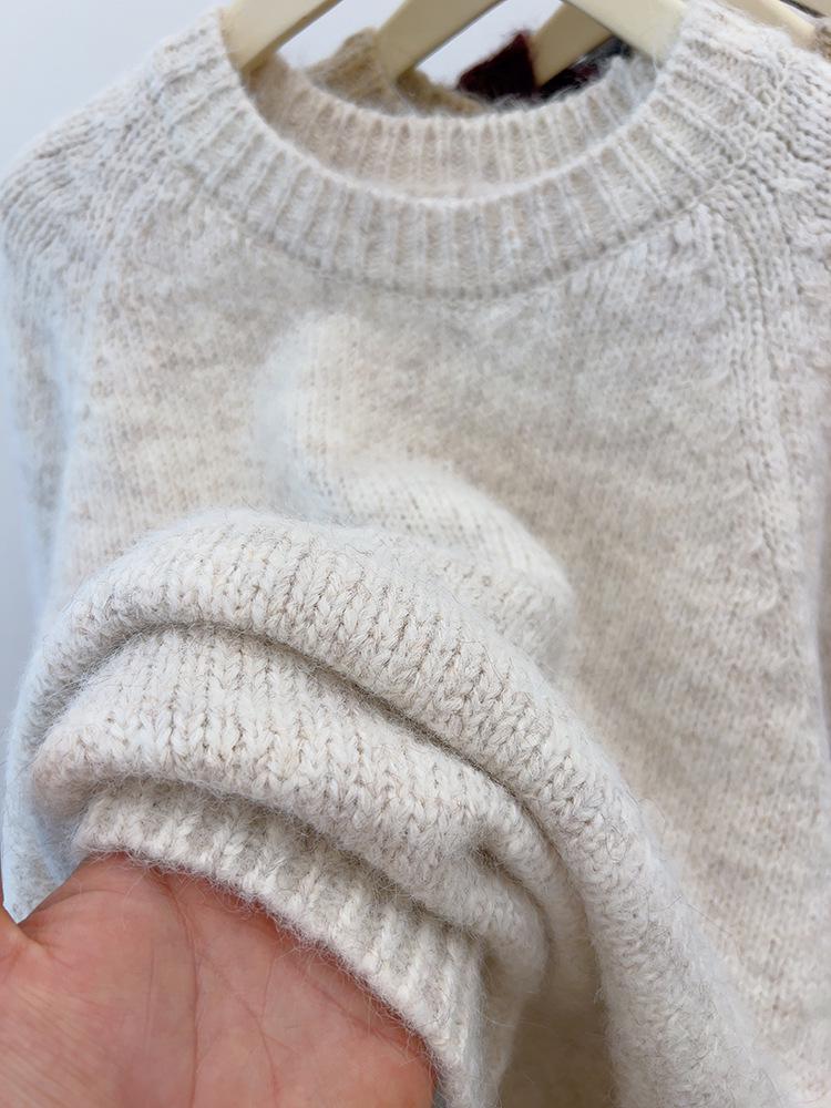 Women's Soft Long Sleeve Knitted Sweater - Loose Fit, Solid Color Pullover for Autumn/Winter