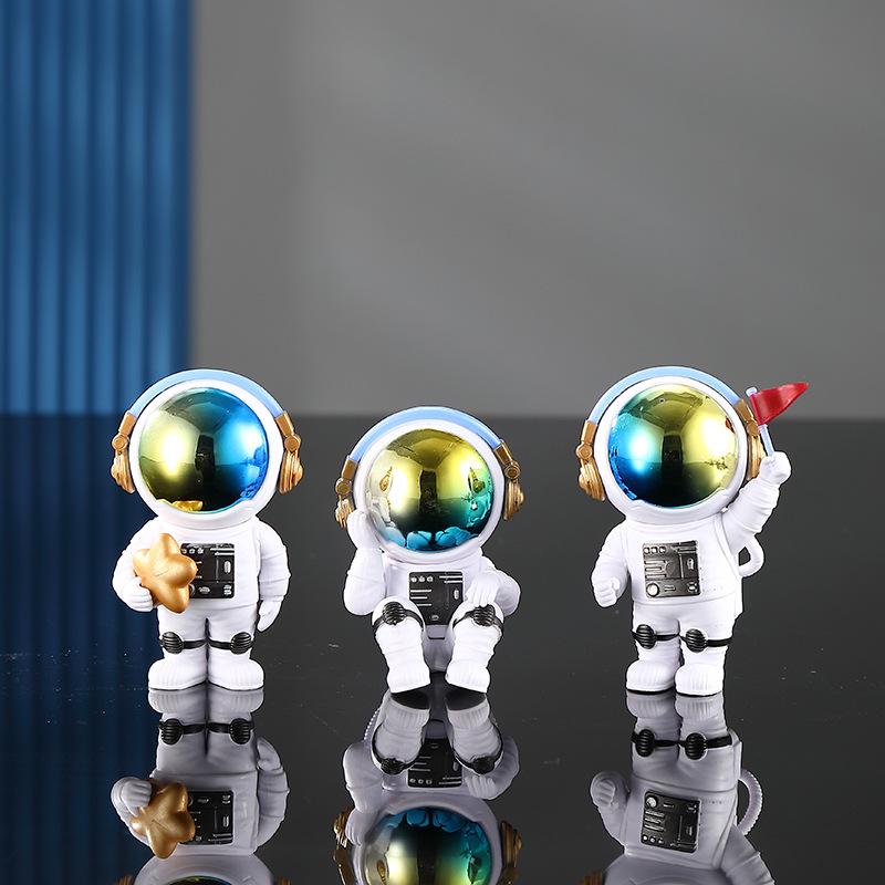 Small Resin Astronaut Figurine - Perfect for Home Decor, Valentine's, or Birthday Gift
