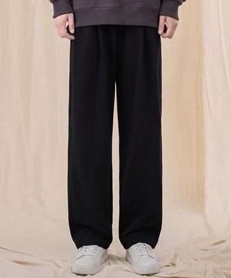 Ellamo Wide One-Pleat Sweatpants [Black]