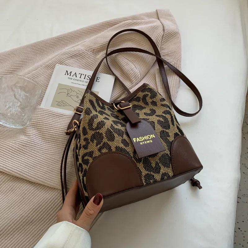 Retro Minimalist Crossbody Bag, Commuting Banquet Women's Bag, Fashi and Versatile Leopard Print Spliced Leather Shoulder Bags