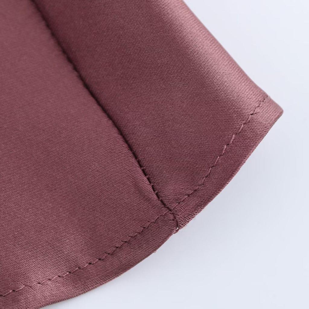 Dámské saténové slipové šaty bez ramínek s výstřihem do V na jaro 2025