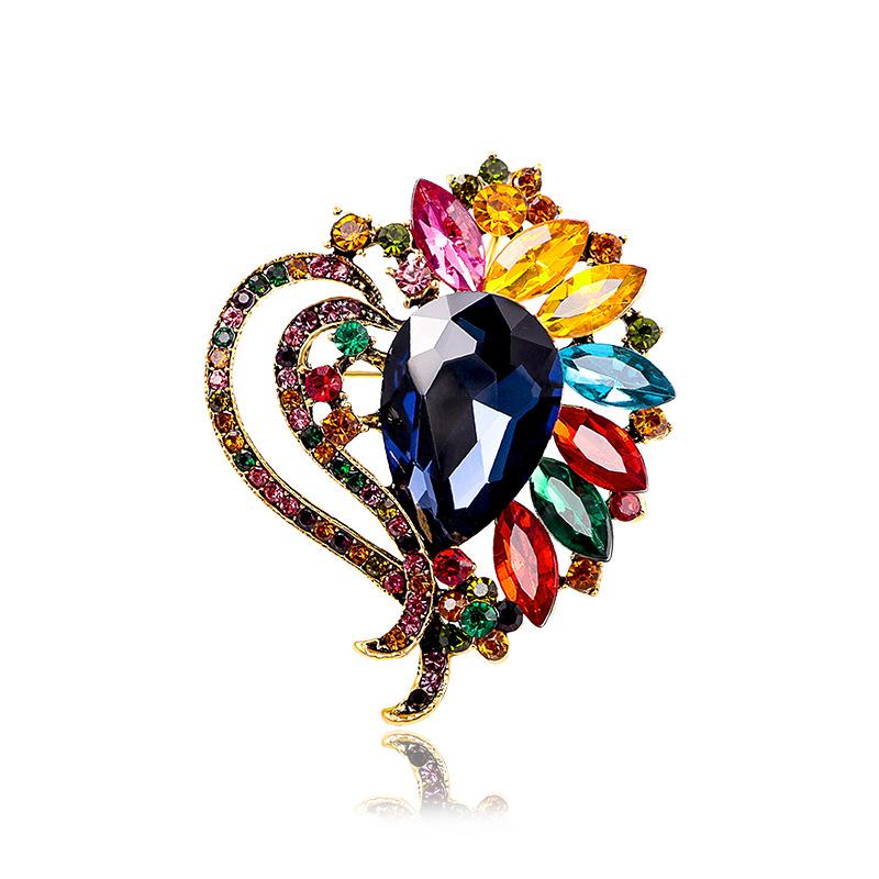 Temperament jewelry fashion personality heart crystal glass brooch high-end corsage women's clothing accessories pin