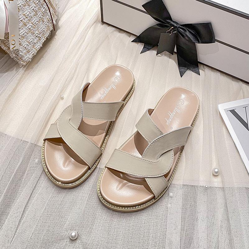 Thick-soled slippers women's new casual flat-bottomed beach cross-over with cool slippers large size