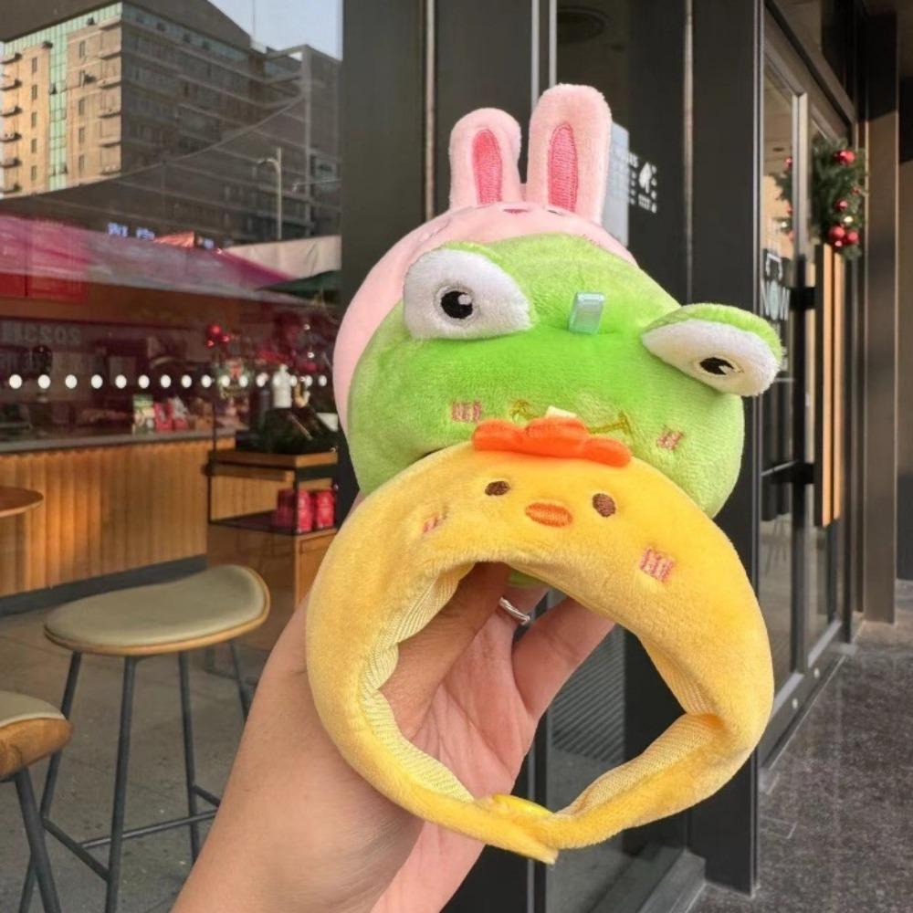 Cartoon Key Chain with Bee Rabbit Frog Bear Hat Plush Animals Toy CapIbara Keychain  Birthday Gift