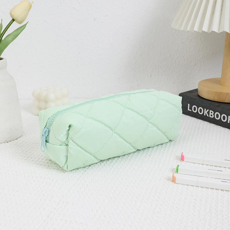 Простой однотонный пенал для карандашей для школьников — фото 11