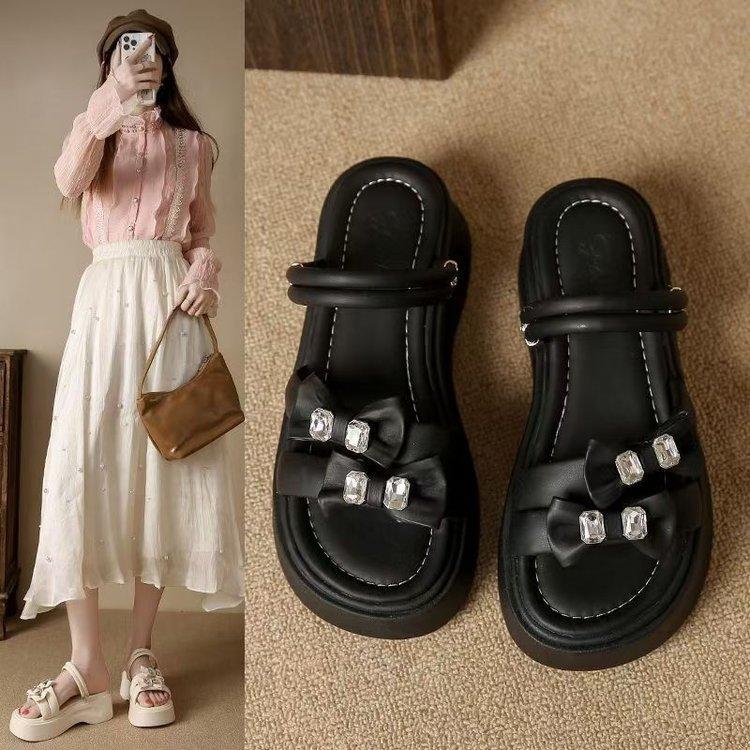 Premium sandals women's summer 2025 new muffin heel shoes fairy wind thick sole two wear sandals soft sole half drag