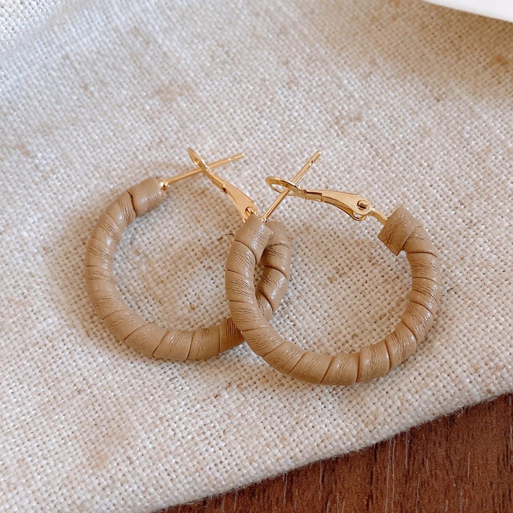 Vintage round leather leopard print earrings earrings fashionable personality simple earrings women