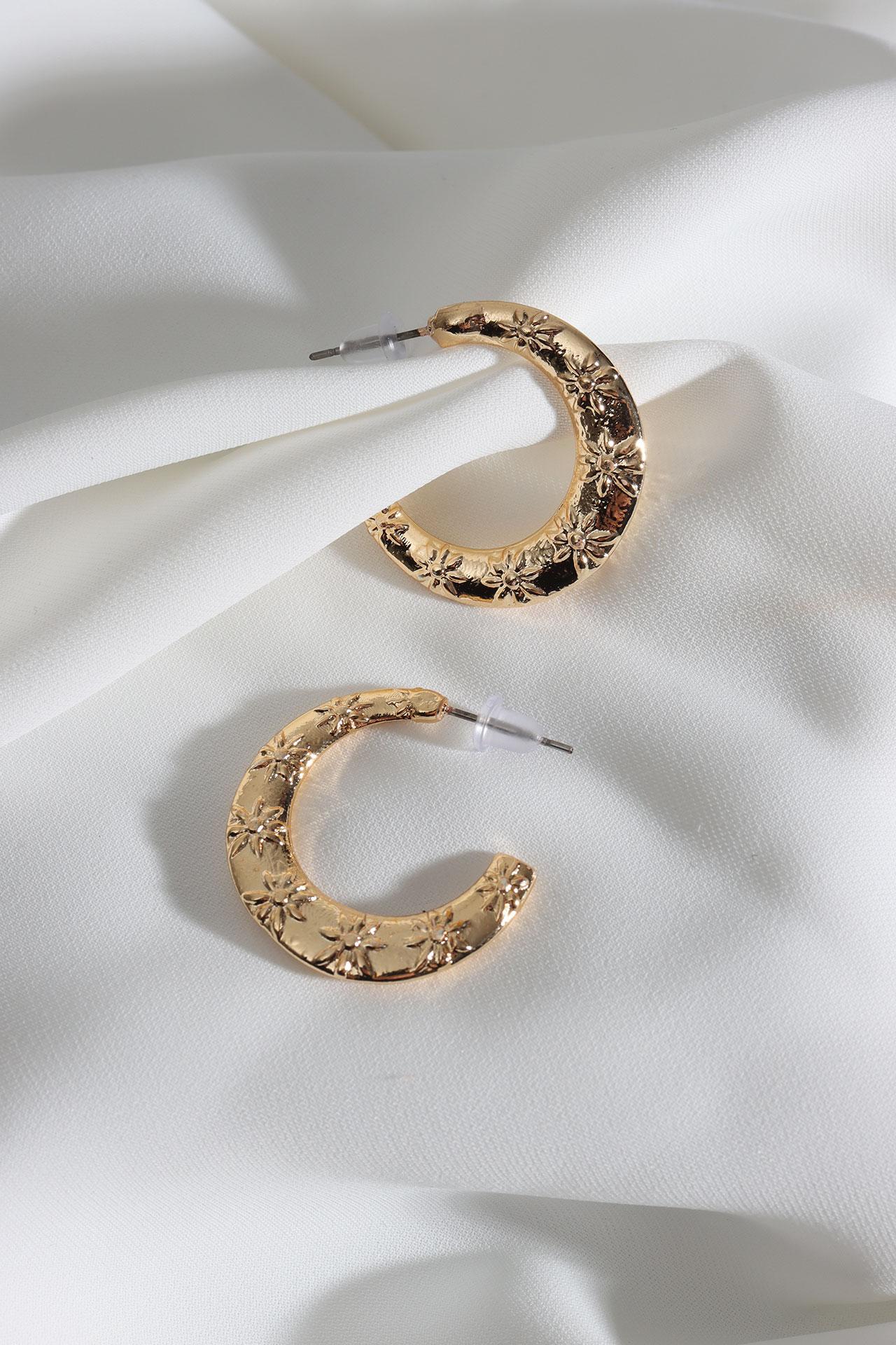 

Винтажные серьги-кольца золотого цвета с цветочным узором