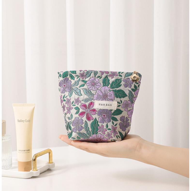 Embroidered Ramie Cotton & Linen Cosmetic Bag - Portable Canvas Storage for Lipstick and Skincare