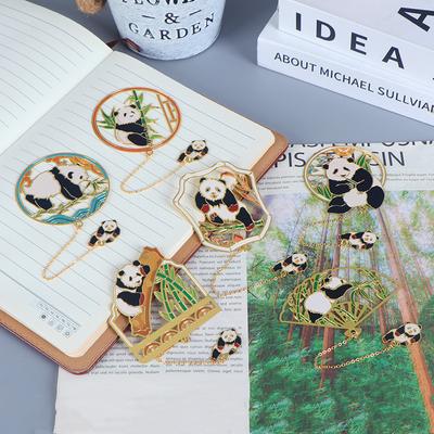 Roztomilá velká panda kovová záložka Vánoční dárek dává studentovi dárek prolamovaná záložka