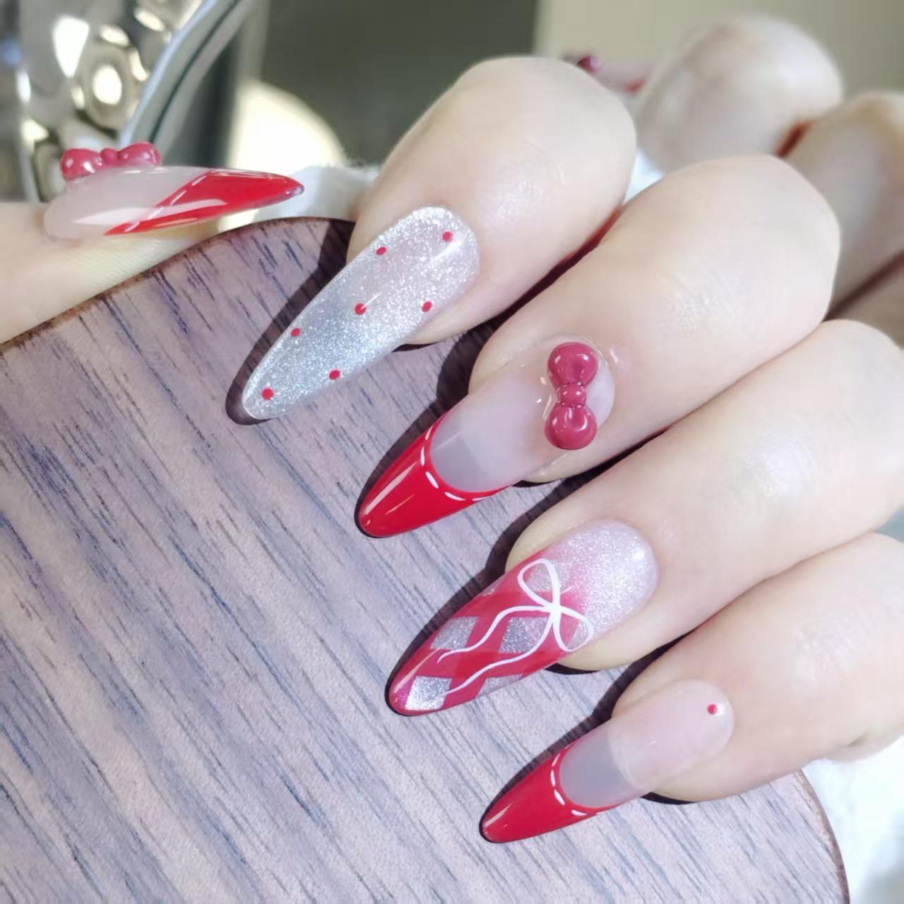 

2026 Autumn/Winter Hand-Painted Cat Eye Red Bow Plaid Nails with Polka Dots and Whitening Effect Extra Small Set