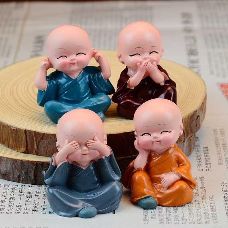 Little Monk Car Dashboard Figurine, Resin Sculpture Chinese Characteristic Ornaments Cute Home Room Office Decoration Suit
