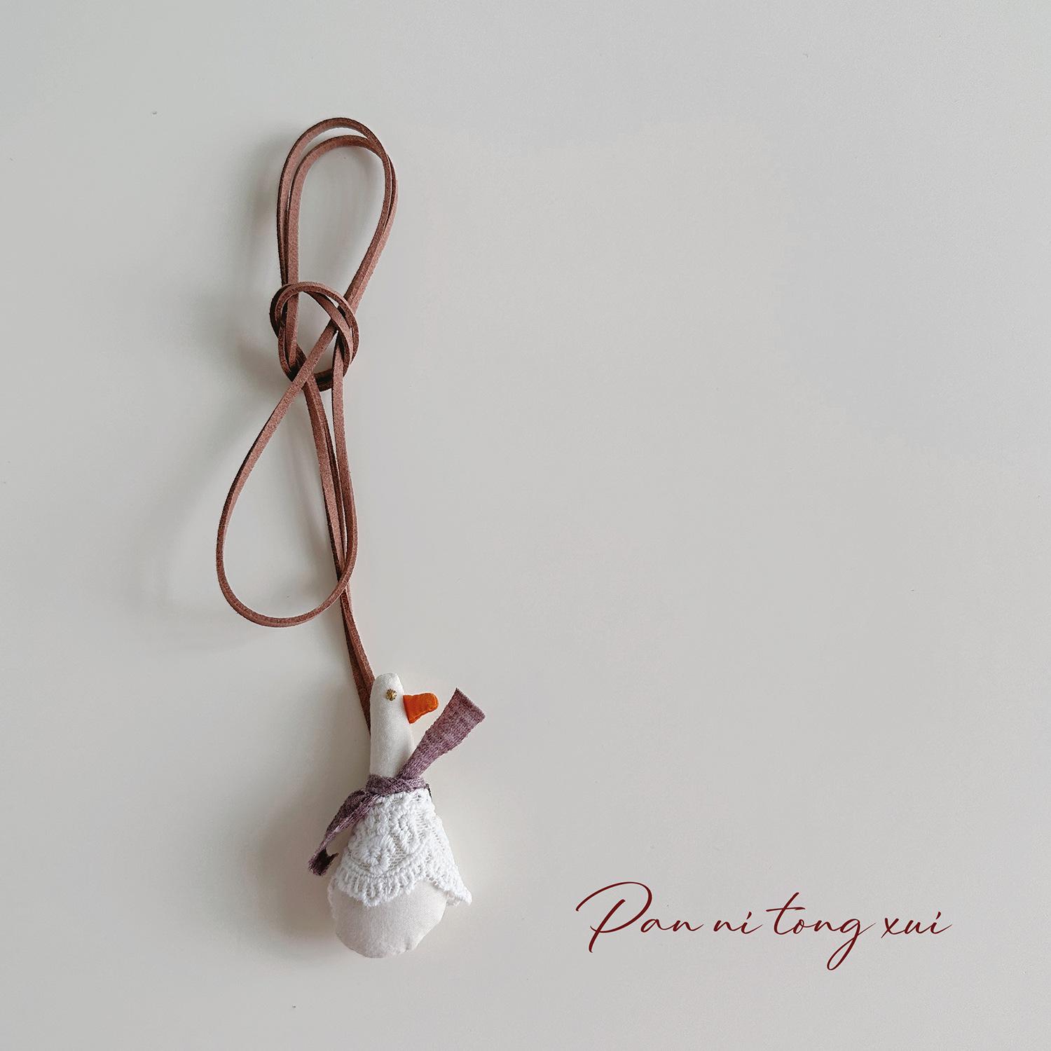 

Дитяче миле намисто з підвіскою у вигляді тваринок - Мультяшний кролик та ведмедик