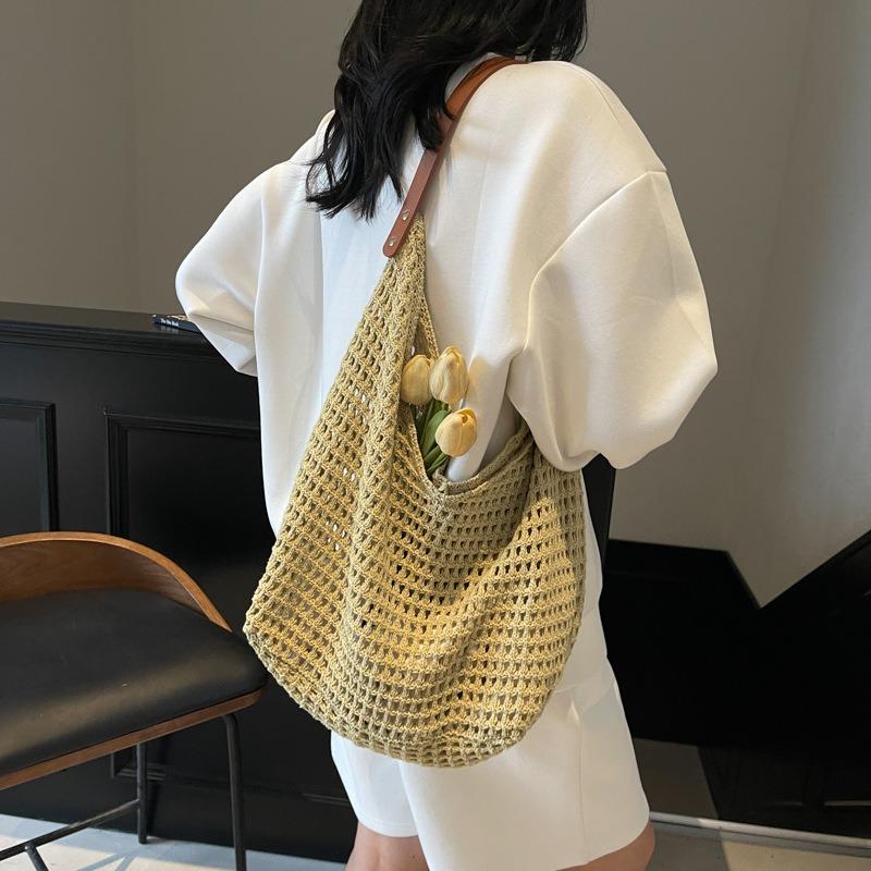 Lazy wind tote bag women's new niche high-end woven bag seaside vacation shoulder bag