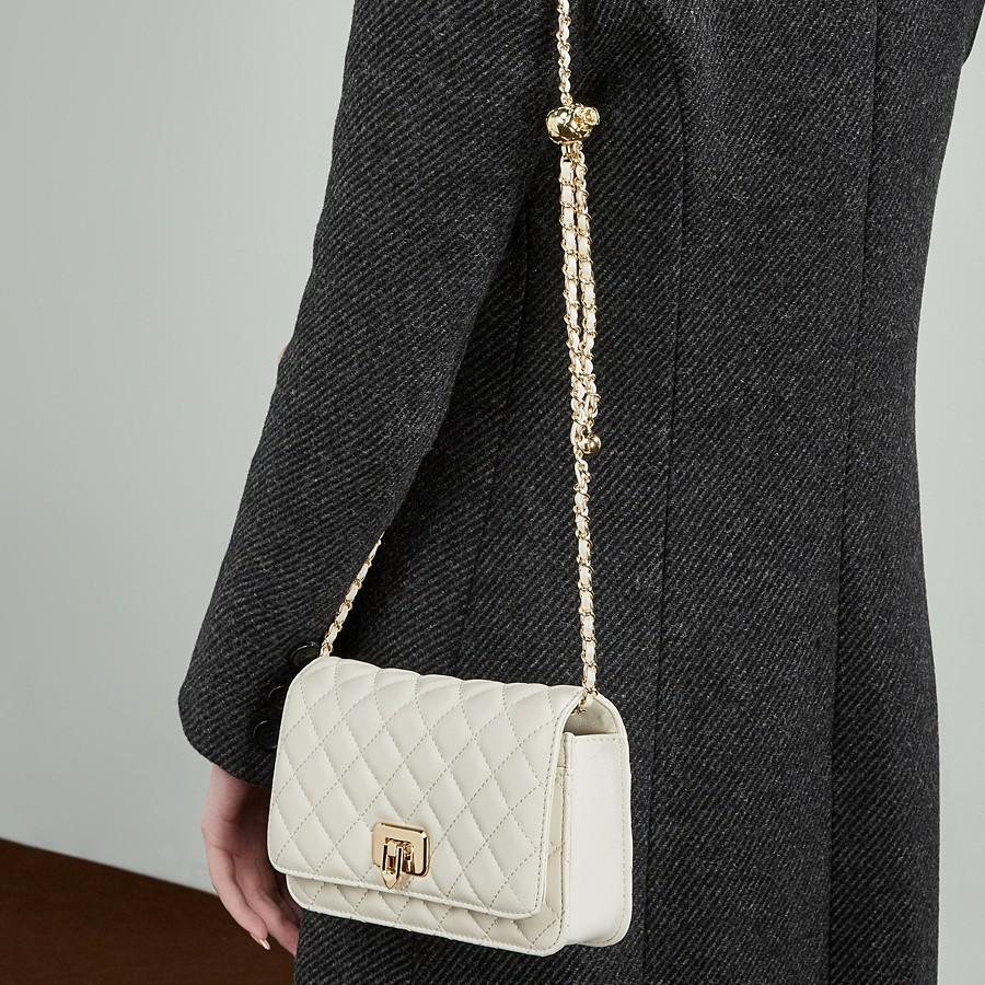 Genuine Leather Versatile Small Square Bag for Women 2025 Autumn Winter New Ins Commuting High-end Style Quilted Crossbody Chain Bag