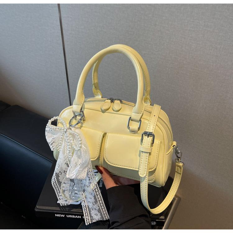 

Винтажная 2025 новая сумка женская трендовая сумка для боулинга нишевая на плечо портативная подмышечная сумка