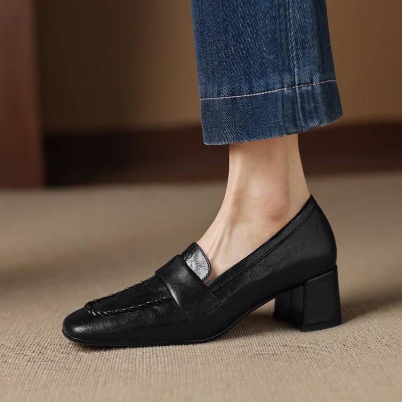 Neue, dicksohlige, eckige High Heels in großen Größen für Damen, Sohle aus Rindersehnen, bequeme, lässige und modische Schuhe aus Lammleder.