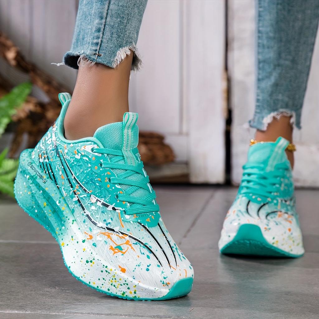 Ladies' Casual Versatile Thick Soled Shoes, Lightweight, Comfortable, Breathable, Sports Carbon Plate Couple Shoes, Night Light Fashion Running Shoes