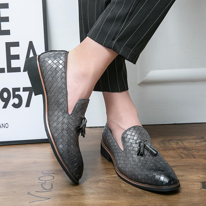 Luxury Brand Men Pointed Toe Leather Shoes Loafers Tassel Design British Style Black High-quality Shoes Slip On Mens Dress Shoes