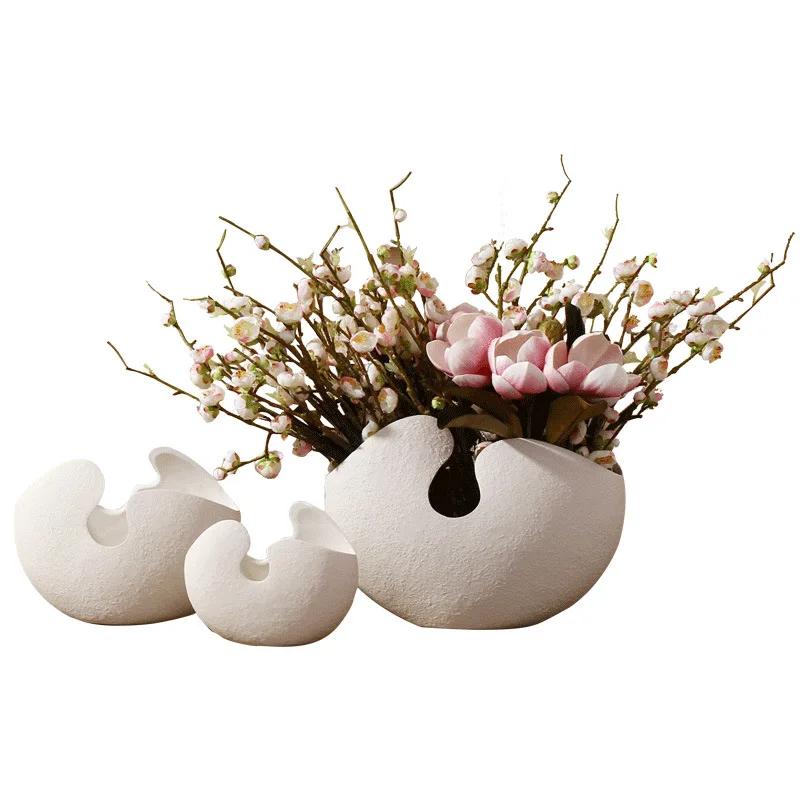 Direct Selling Chinese Jingdezhen Porcelain Vase Creativity Modern Style White Ceramic Vases for Wedding Home Decoration