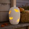 Illuminazione Notturna Atmosferica Zucca di Halloween Statuetta in Resina, Lanterna a Forma di Pipistrello Traforata con Artigianato Artistico Luce Calda, Spettrale Interno Esterno Casa Tavolo
