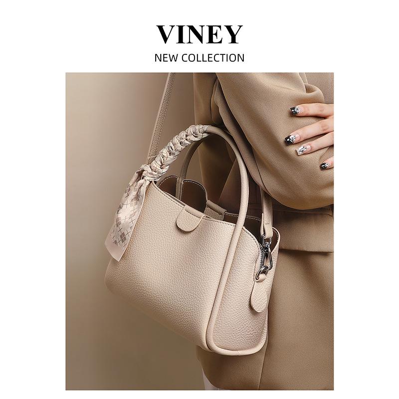 

Handbag for Women 2025 New Autumn Winter Bucket Bag Fashion Versatile Single Shoulder Crossbody Small Bag Underarm Women s Bag Milkshake White（Public