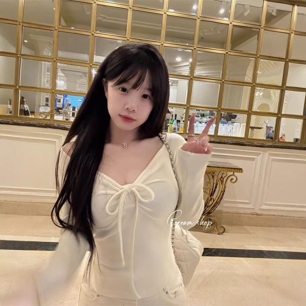 Pure Desire Spicy Girl V-Neck Tie-Up Long Sleeve T-Shirt - Women s Slimming Ruched Top for Autumn/Winter S