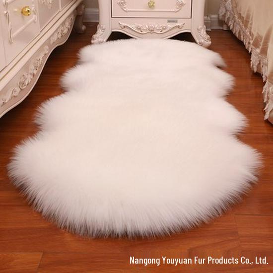 

Ковер из искусственной шерсти в европейском стиле: Плюшевый диван, эркер, прикроватный ковер и журнальный столик с длинноворсовым декором. 65x102 cm Single