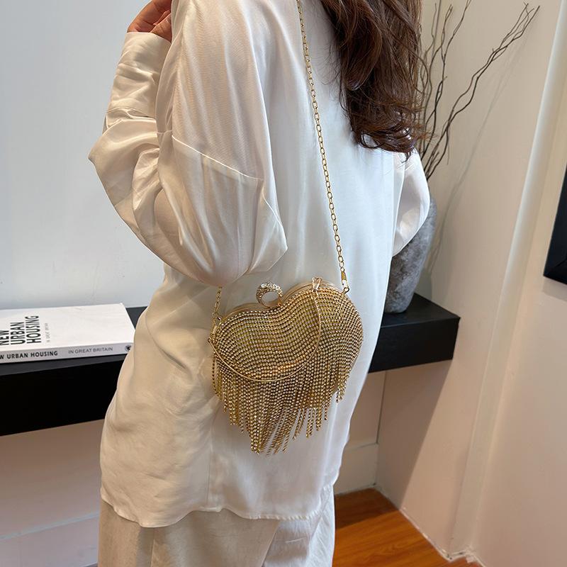 Street tassel women's bag box bag new fashion diamondencrusted peach heart bag texture chain shoulder messenger bag