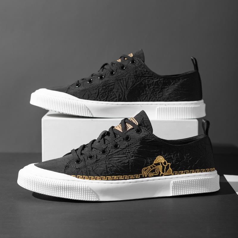 Sommer neue Herrenschuhe atmungsaktiv lässige Sport-Board-Schuhe Herren koreanische Version trendige Stickerei vielseitige Schnür-Canvas kleine weiße Schuhe