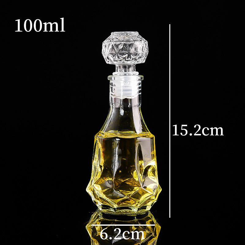 European Style Transparent Glass Carved Small Wine and Liquor Bottle/Vase
