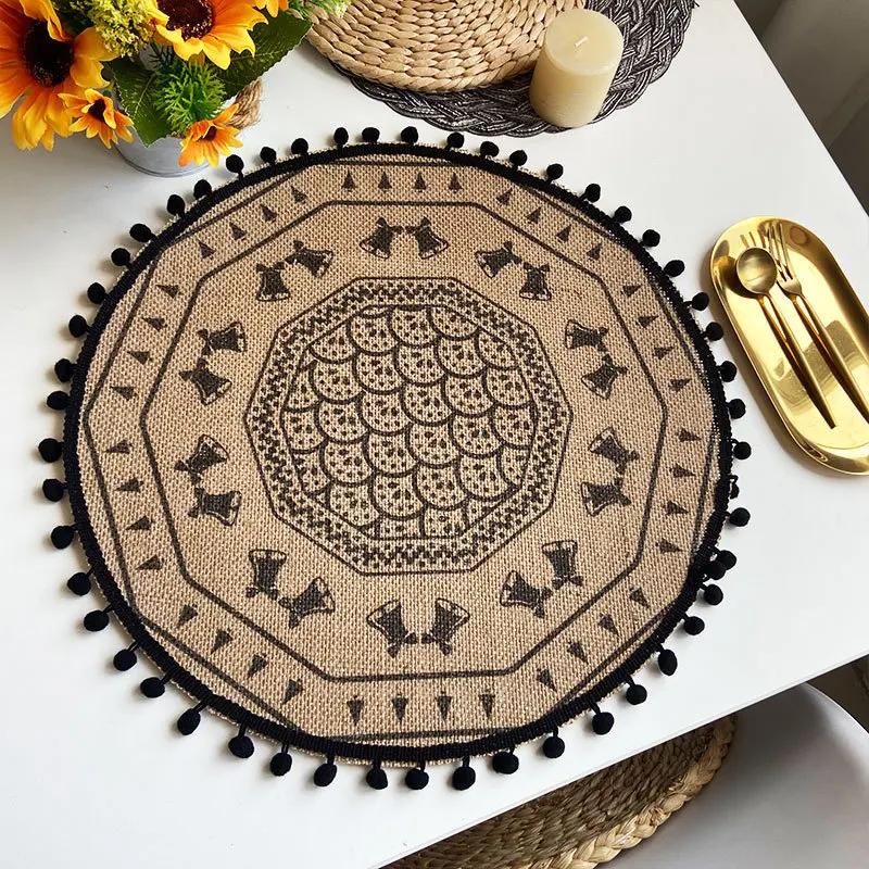 Christmas Retro Jute Placemat Round Printed Woven Dining Table Mat with Wool Ball Heat-Resistant Home Decorative Coffee Cup Mats