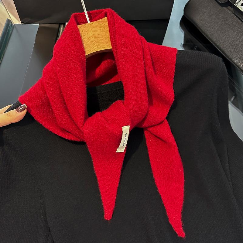 British Korean Triangular Scarf Niche 100% Wool Triangle Scarf Women Head Scarf Knitted Shawl Winter Warm Poncho Echarpe