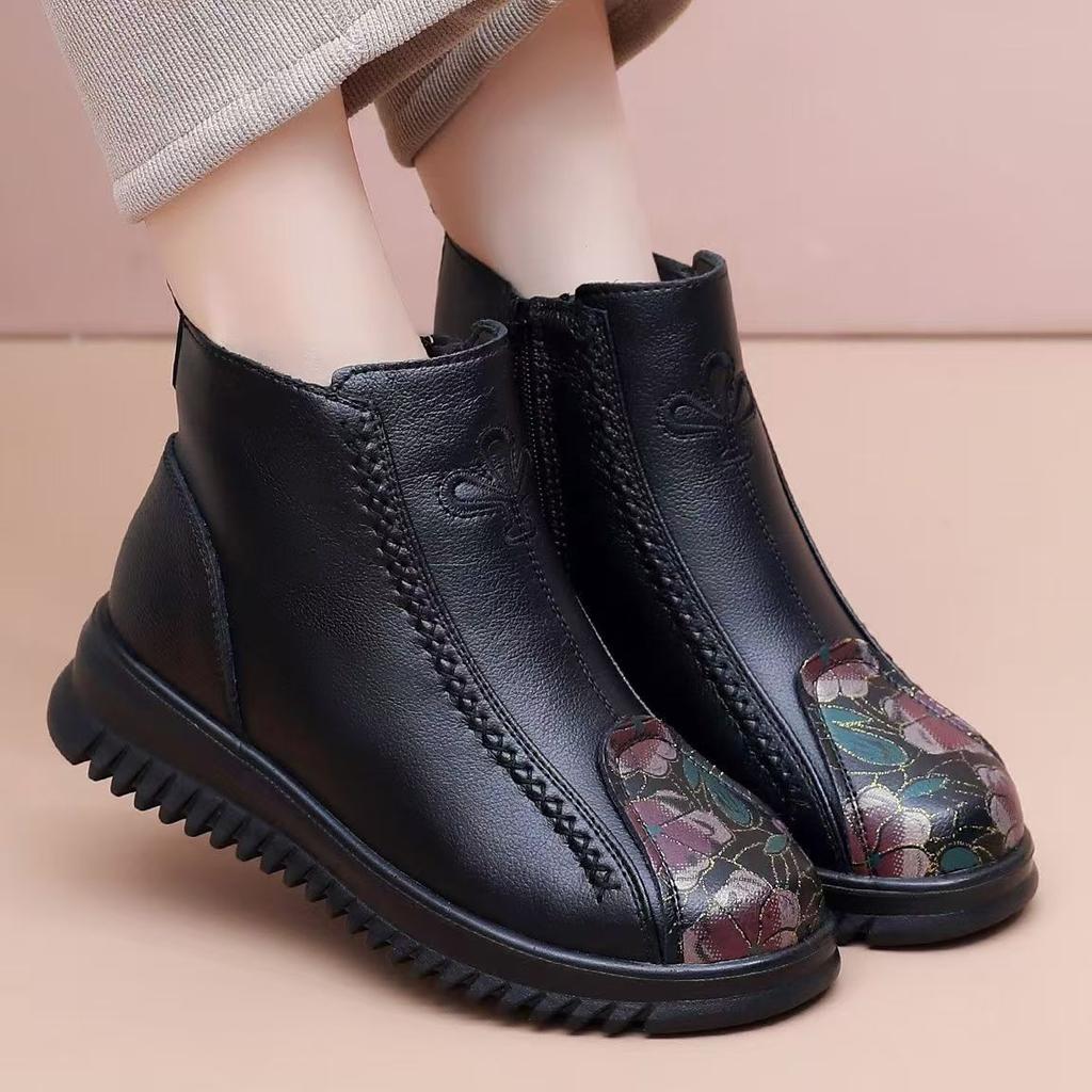 2025 Winter Mom Cotton Shoes Soft Leather Shoes Plush Middle-aged Women's Boots Plush Warm Old Man Grandma Martin Boots Women