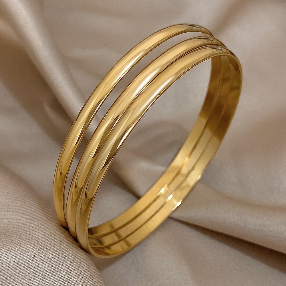 3 peças Bracelete de Aço Inoxidável Banhado a Ouro 18K Brilhante para Mulheres Braceletes Minimalistas Básicos à Prova d'Água