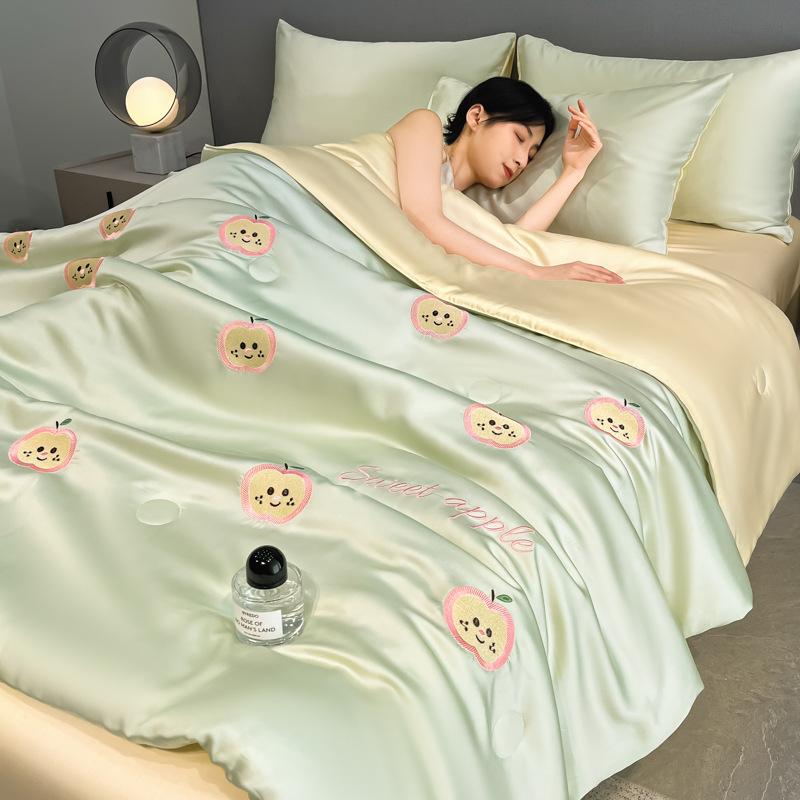 Skin-Friendly Washed Lce Silk Summer Quilt Sets High Quality Embroidered Comforter Bedding Sets Queen Summer Cooling Blanket