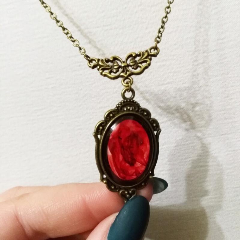 Gothic Oval Pendant Crystal Necklace Red Quartz Charm Necklace Vintage Chokers Women Fashion Jewelry Christmas Gifts