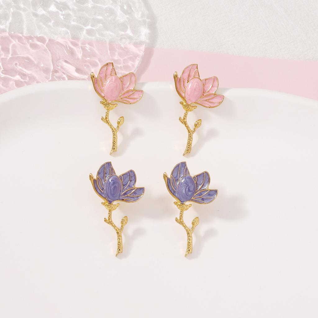 Cold and Elegant Flower-patterned Oil and Gas Quality Fashionable, Light Luxury and Versatile Earrings and Accessories