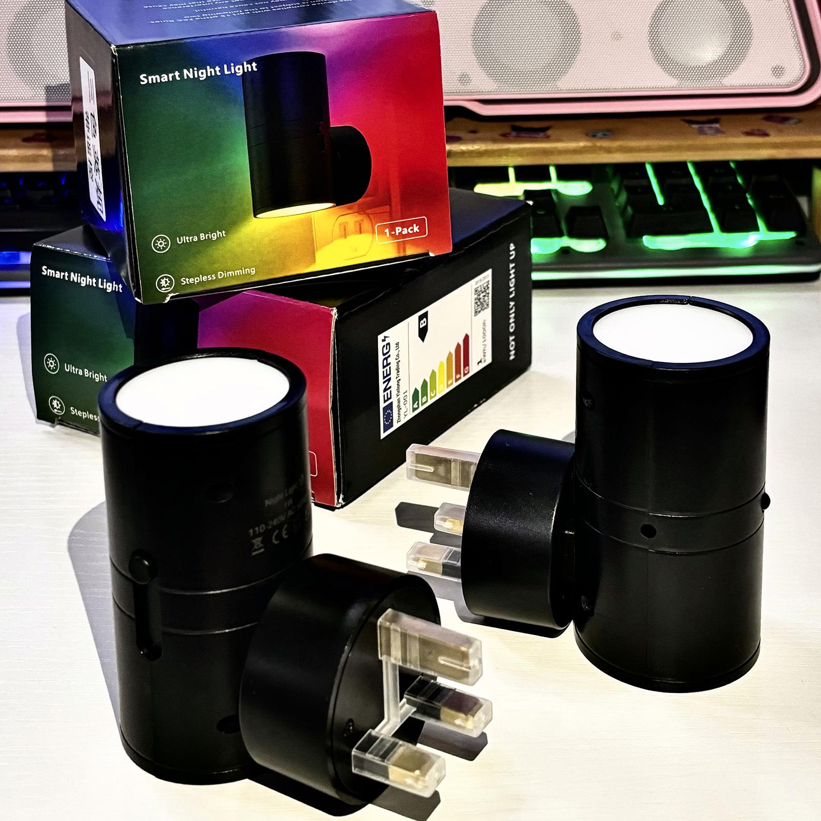 

Светодиодный ночник с датчиком движения и регулируемым окружающим освещением для спальни 2 Pack