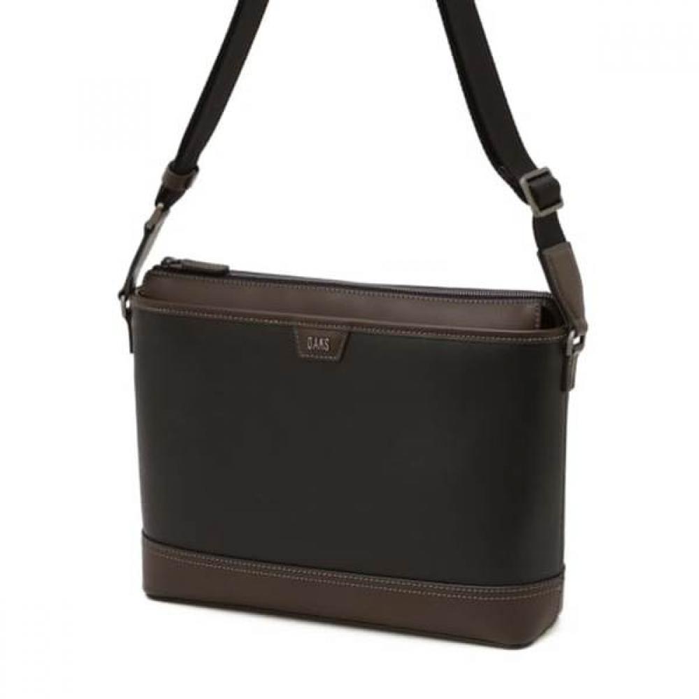 Daks Black Cowhide Crossbody Bag With Logo Dbba6f041bk