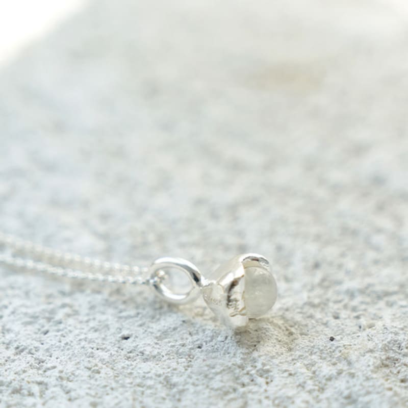 REINDEER GROTTO NECKLACE 08