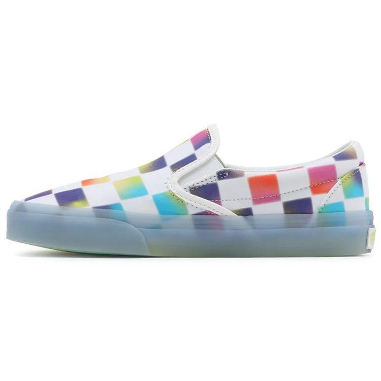 Slip-On Classic Vans 'Cultivate Care' VN000XG88MC