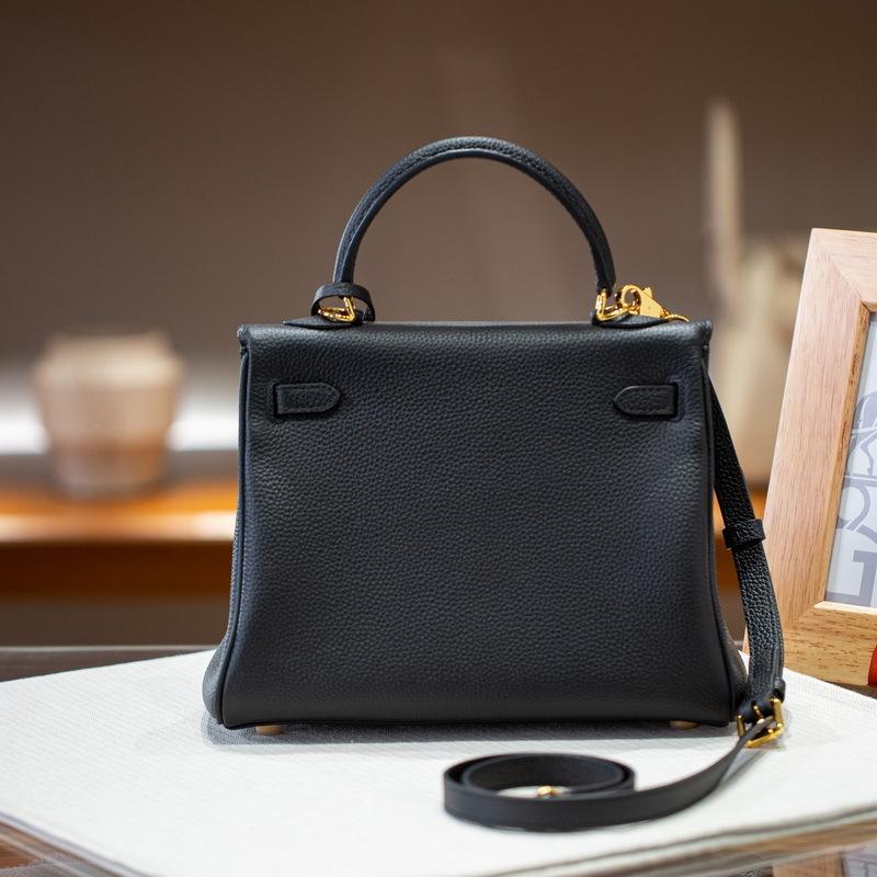 Manufacturer's 2025 New Top Layer Cowhide Silver Buckle Togo Soft Leather Bag Genuine Leather Women's Bag Handbag Crossbody Bag