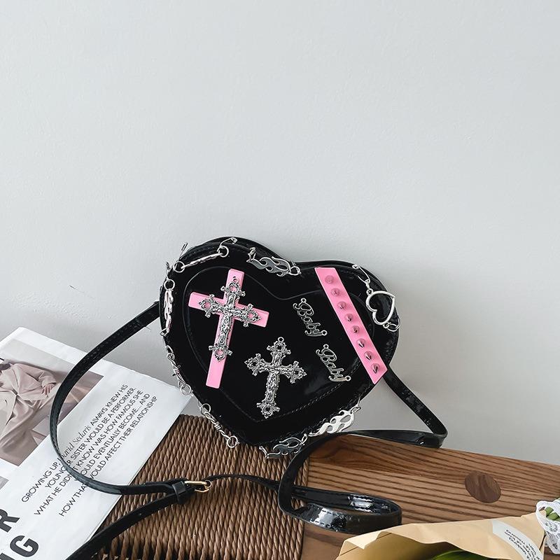 New fashion dark spice heart-shaped trendy cool shoulder bag personalized rivet punk bag cross messenger bag