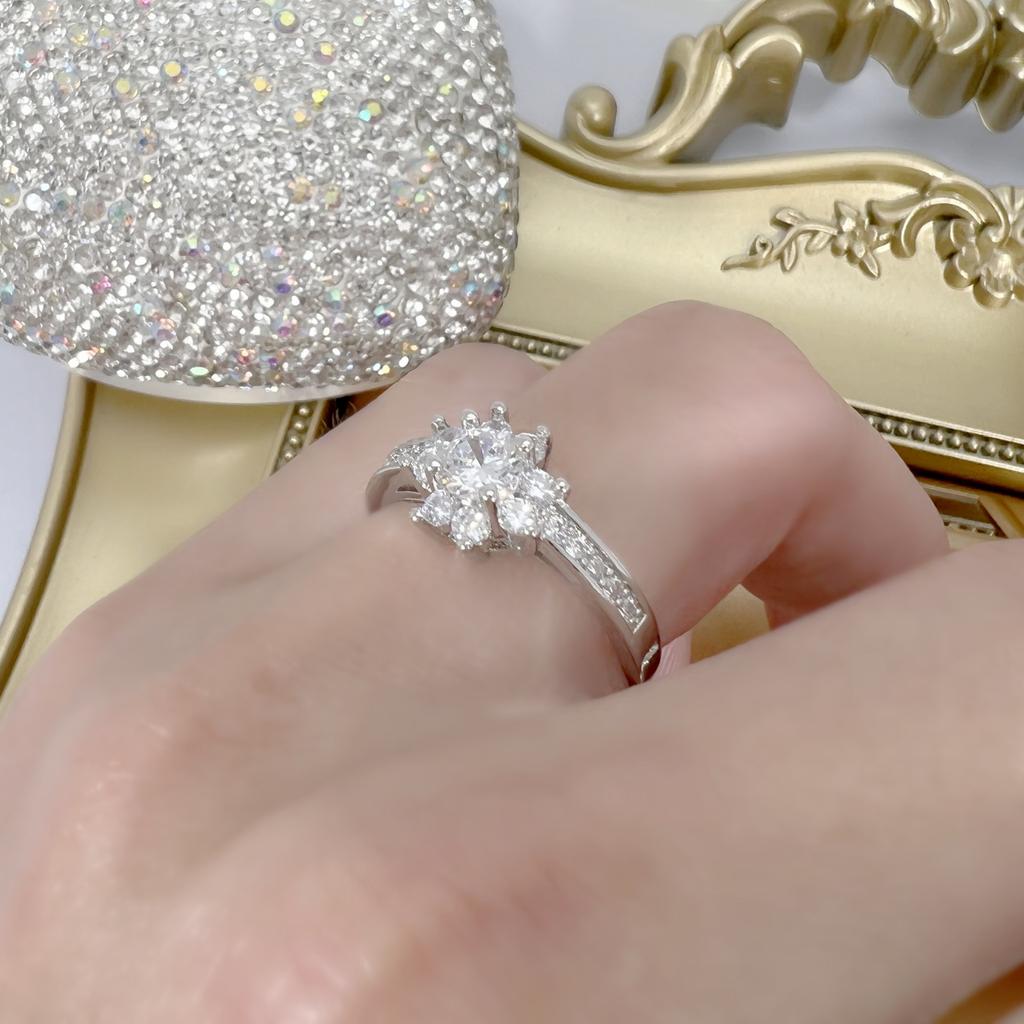 Korean fashion versatile diamond romantic snowflake ring